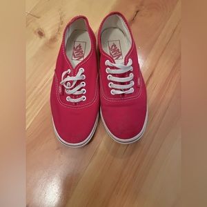 womans lo-pro red vans
